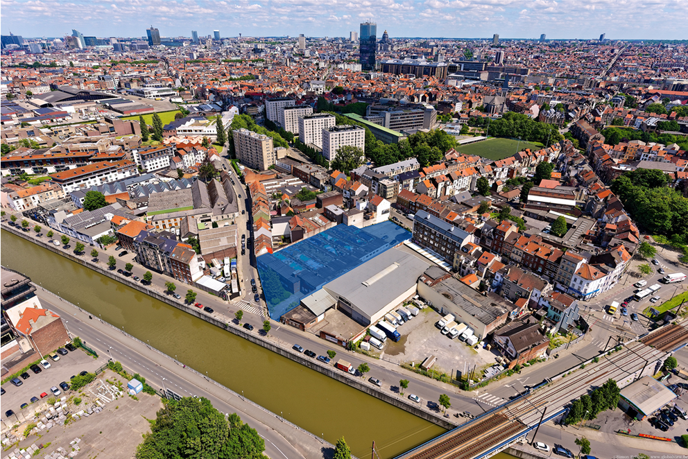 Vue aérienne du site, avec le centre-ville en arrière-plan. © sau-msi.brussels (Simon Schmitt - www.globalview.be)