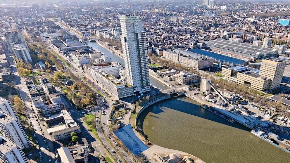 Le terrain se situe le long du Bassin Vergote au niveau de la courbe de giration du canal. © sau-msi.brussels. (Simon Schmitt - www.globalview.be)